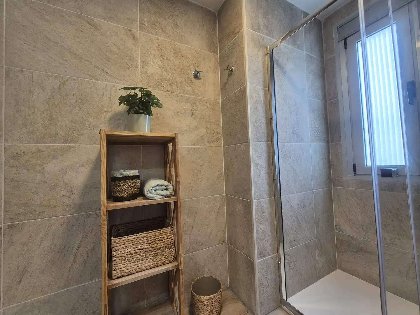 Baño de Piso de alquiler en Las Palmas de Gran Canaria con Jardín privado, Trastero y Amueblado