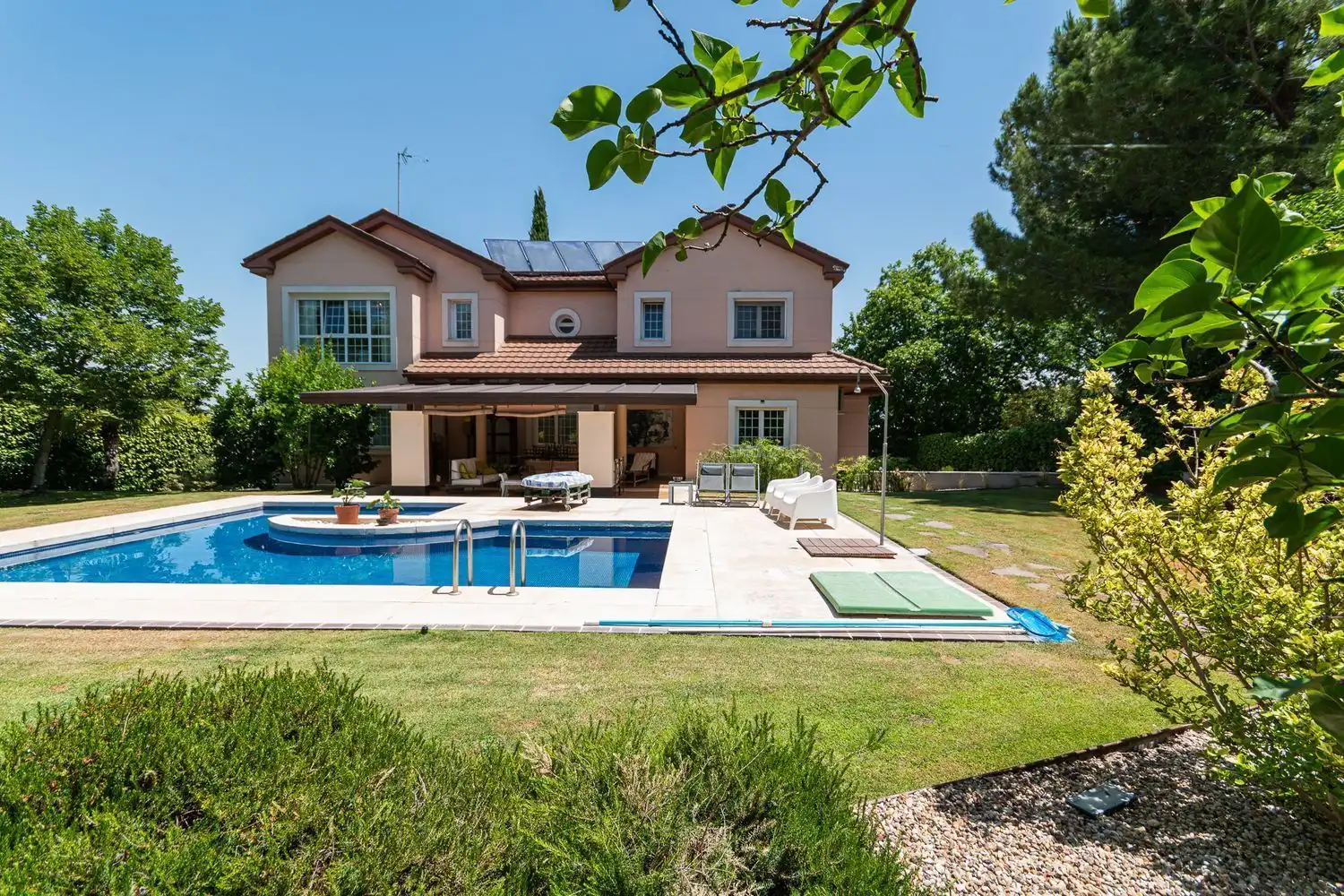 Garden of Houses for sale in Boadilla del Monte  with Air Conditioner, Heating and Storage room