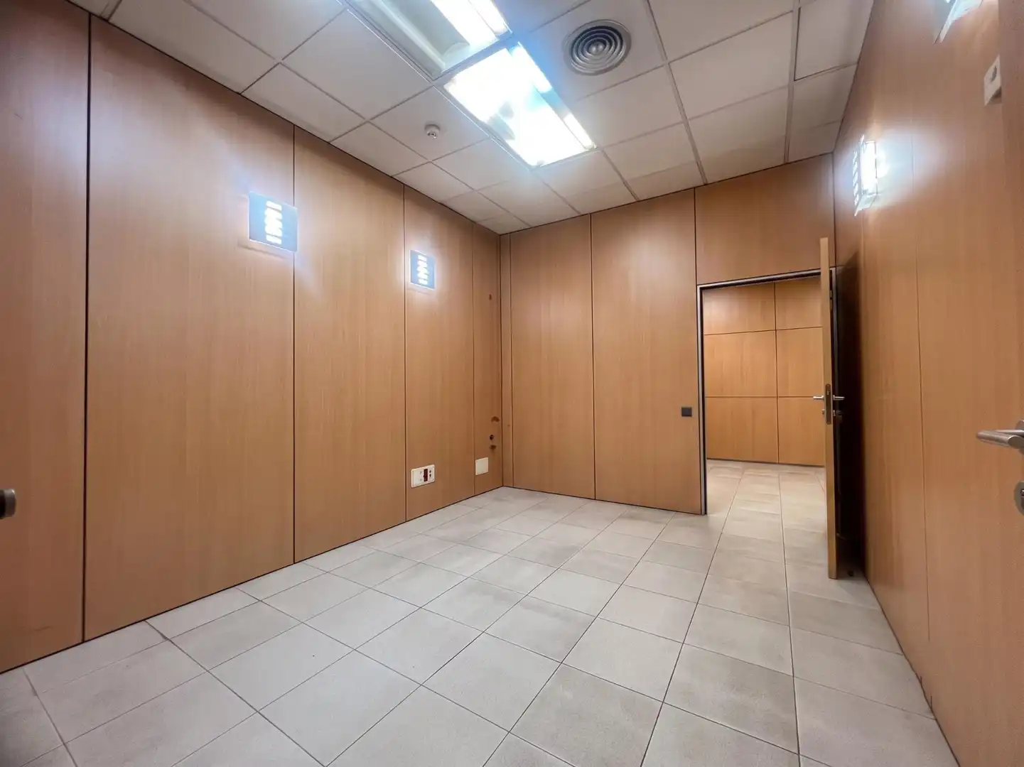 Office for sale in Las Palmas de Gran Canaria  with Air Conditioner