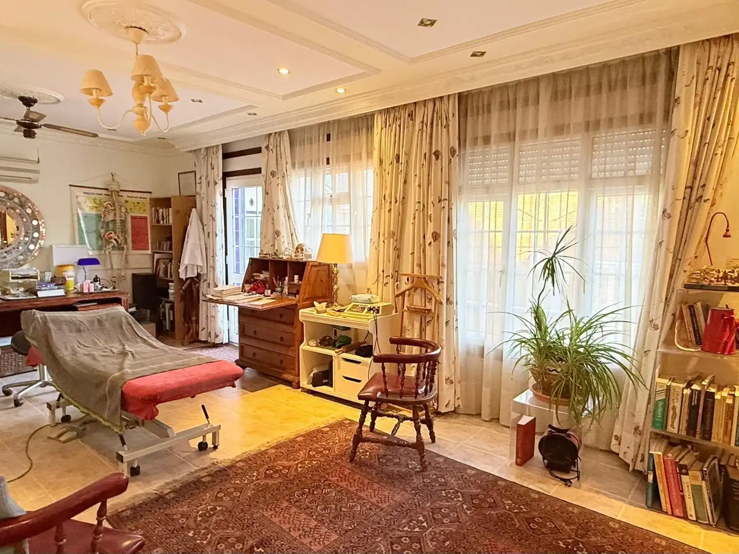 Sala d'estar de Casa o xalet en venda en Benalmádena amb Aire condicionat, Jardí privat i Terrassa