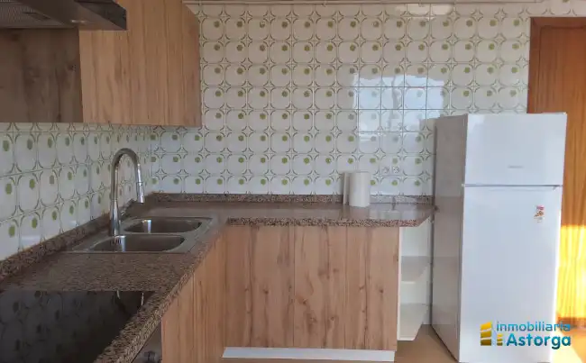 Cocina de Piso de alquiler en Astorga con Calefacción, Terraza y Amueblado