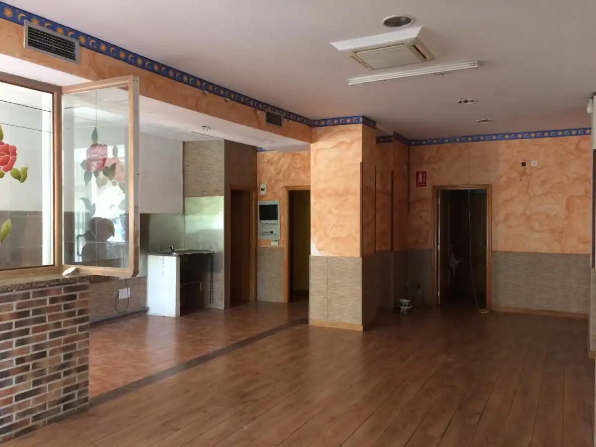 Local comercial en alquiler en huertas sacrame  en  ponferrada 6