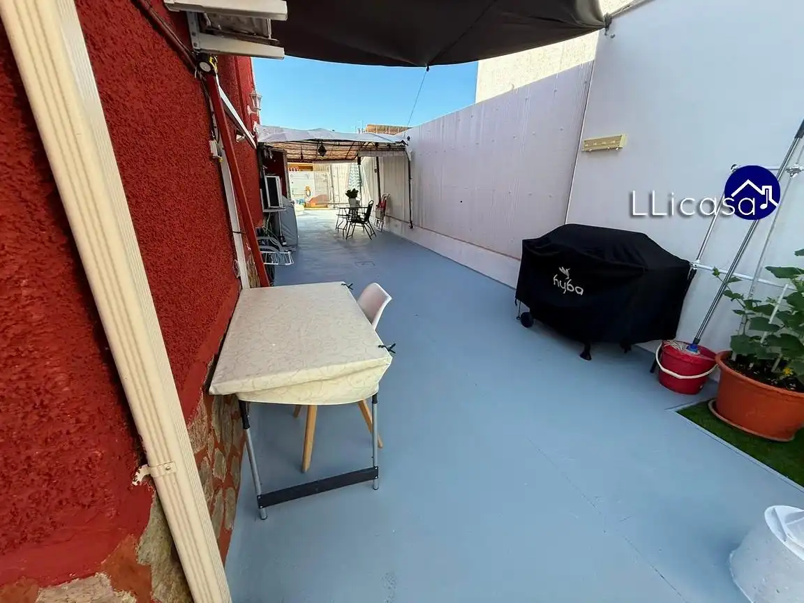 Terraza de Casa adosada en venta en La Pobla de Vallbona con Aire acondicionado, Jardín privado y Terraza