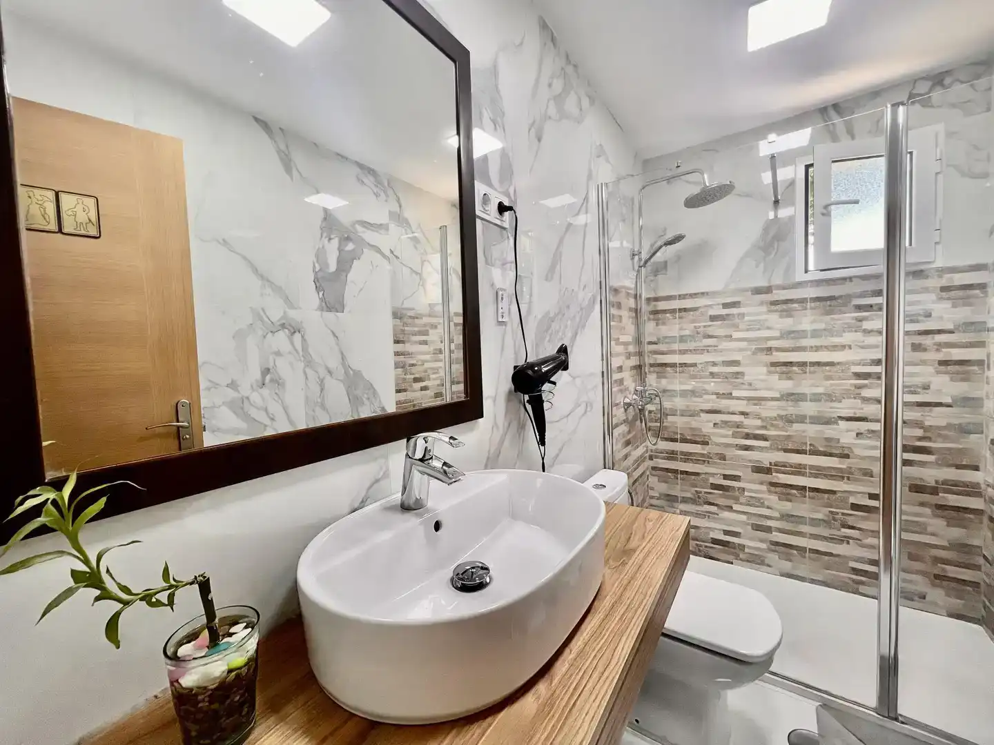 Baño de Casa o chalet para compartir en Pozuelo de Alarcón con Aire acondicionado, Jardín privado y Amueblado