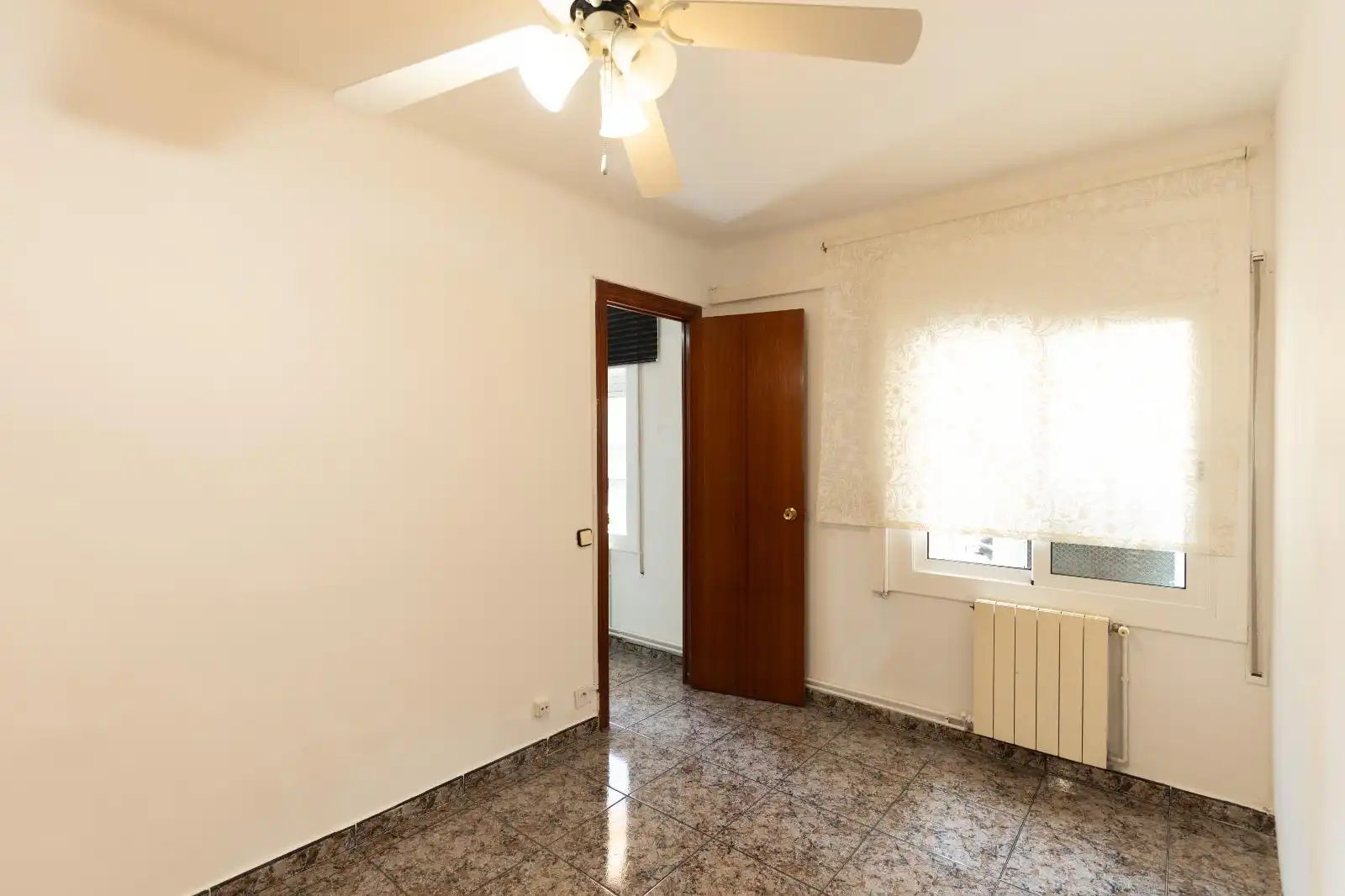Habitación de Apartamento en venta en L'Hospitalet de Llobregat con Aire acondicionado y Calefacción