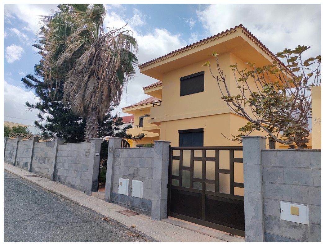 Exterior view of House or chalet for sale in Telde  with Private garden, Terrace and Storage room