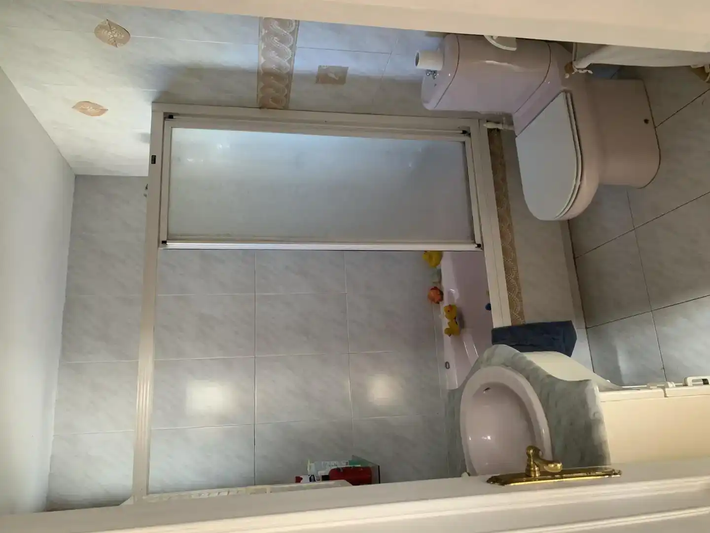 Bany de Casa o xalet en venda en O Grove   amb Jardí privat, Parquet i Traster