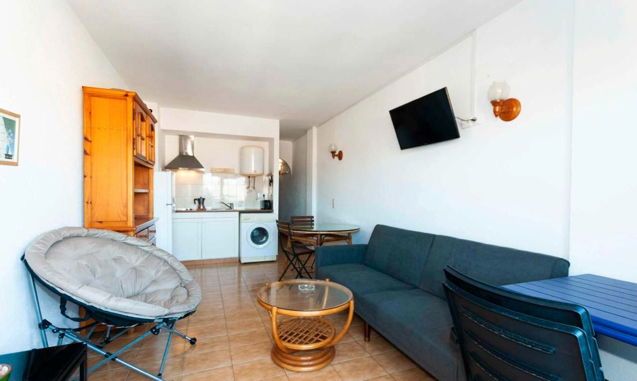 Dormitori de Apartament de lloguer en Empuriabrava amb Moblat i Balcó