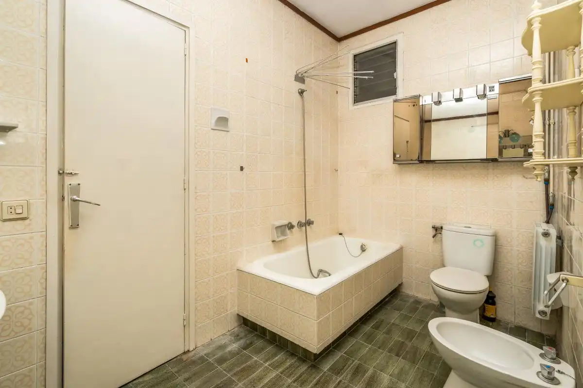 Baño de Piso en venta en Barcelona con Calefacción