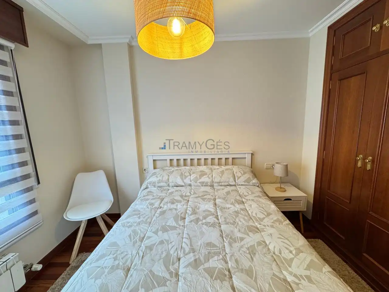Bedroom of Apartments for rent in Vigo   with Heating, Parquet flooring and Furnished