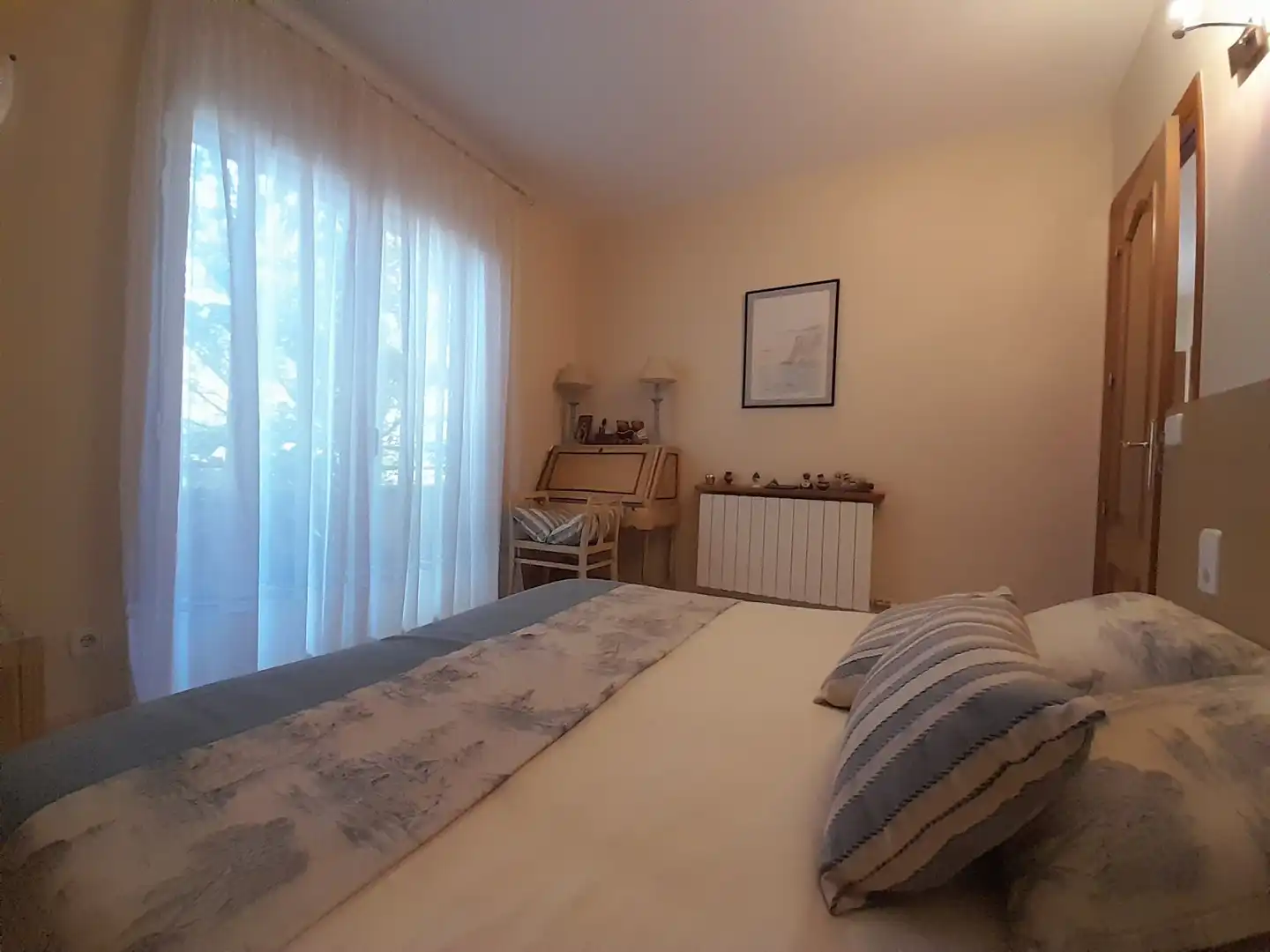 Habitación de Casa adosada en venta en Santa Pau con Aire acondicionado, Calefacción y Terraza