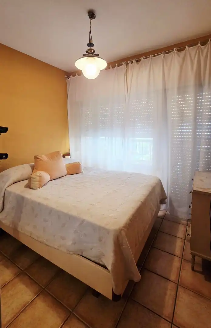 Habitación de Piso en venta en Benidorm con Aire acondicionado, Terraza y Piscina comunitaria