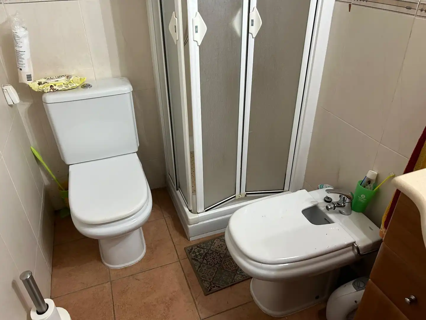 Badezimmer von Wohnung zum Verkauf in Mataró mit Heizung und Balkon
