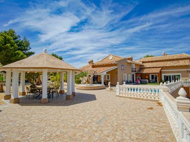 Villa con piscina in vendita a La Nucia Pueblo