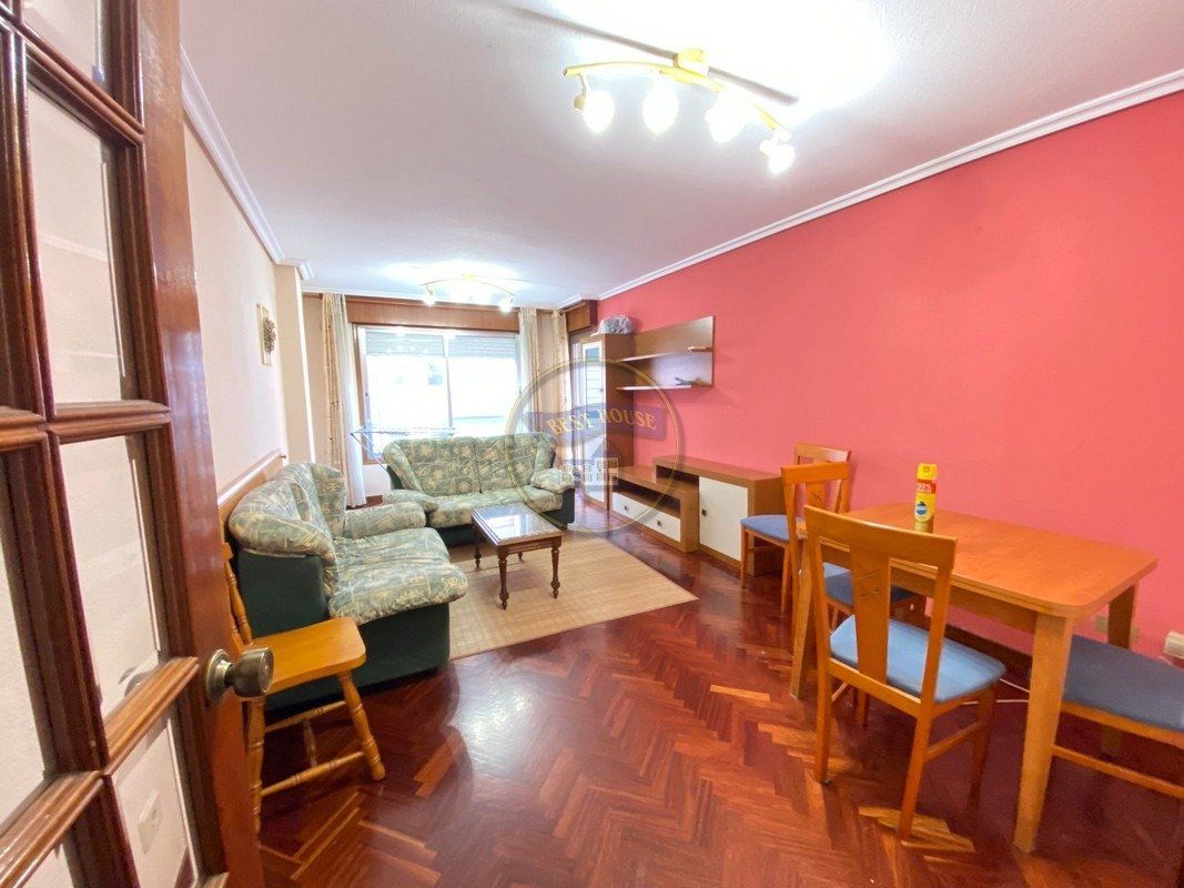 Living room of Flat to rent in Vigo   with Heating, Parquet flooring and Balcony