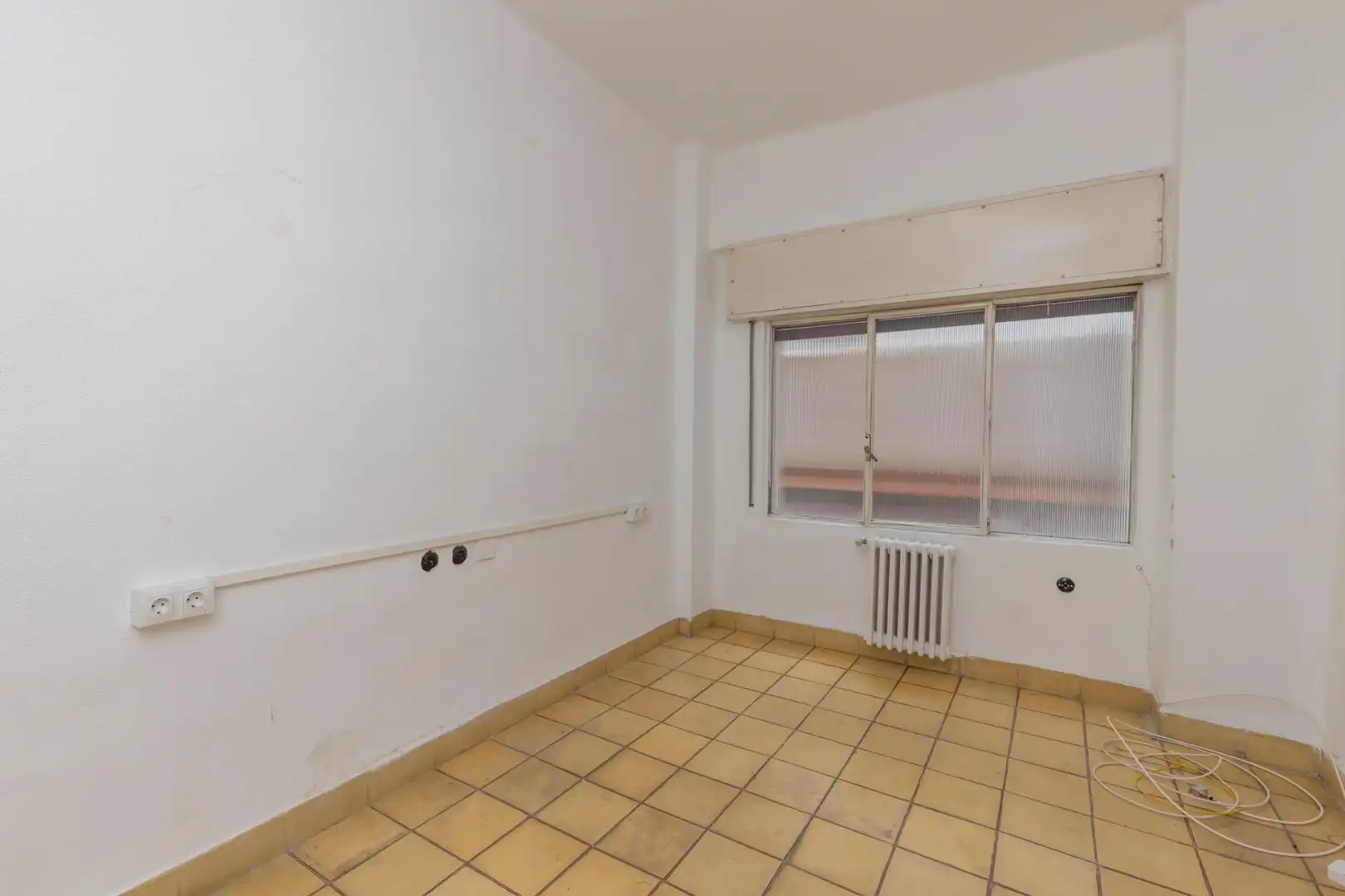 Habitación de Piso en venta en Granada con Calefacción