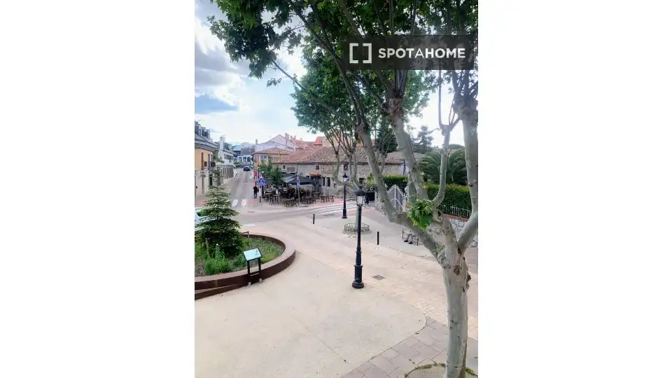 Vista exterior de Pis de lloguer en Torrelodones amb Aire condicionat, Calefacció i Moblat