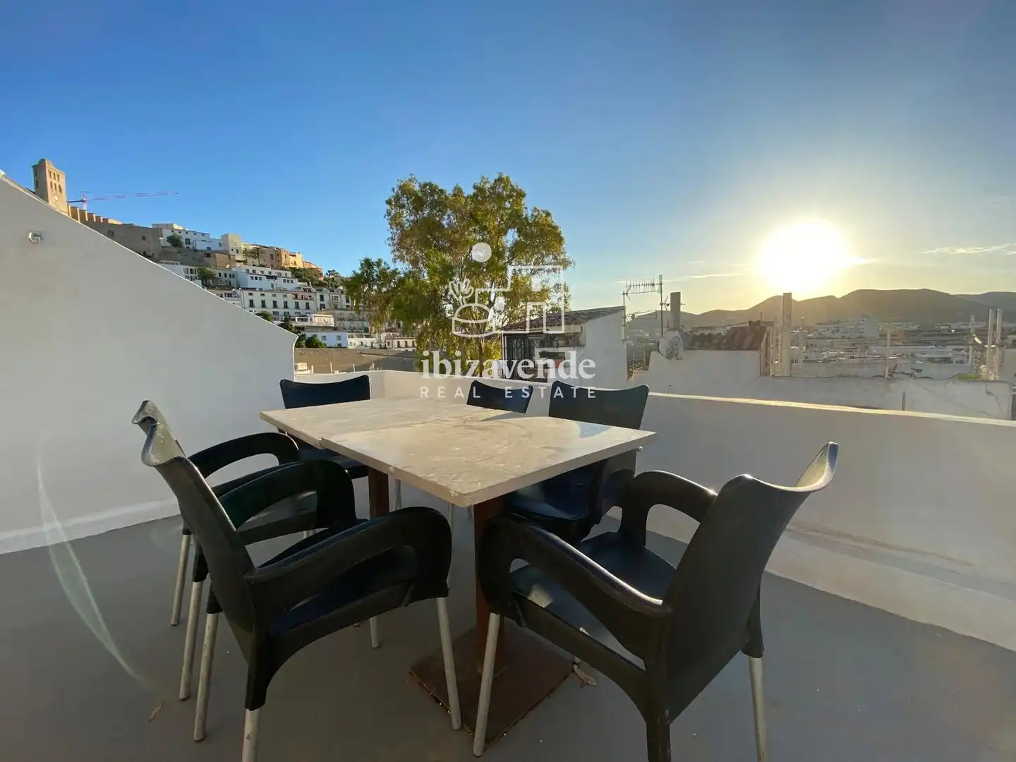 Vista exterior de Dúplex de lloguer en Eivissa amb Terrassa i Moblat
