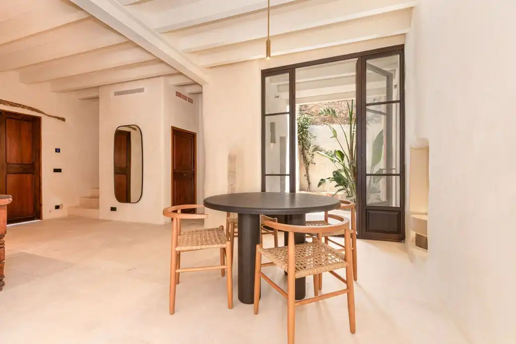 Comedor de Finca rústica en venta en Selva con Aire acondicionado, Calefacción y Jardín privado