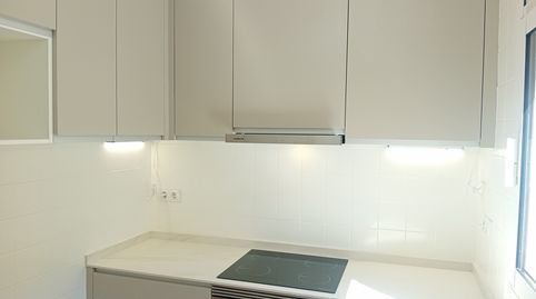 Pis molt cèntric, 92m2, 4 hab , cuina nova, portes noves i sol migdia