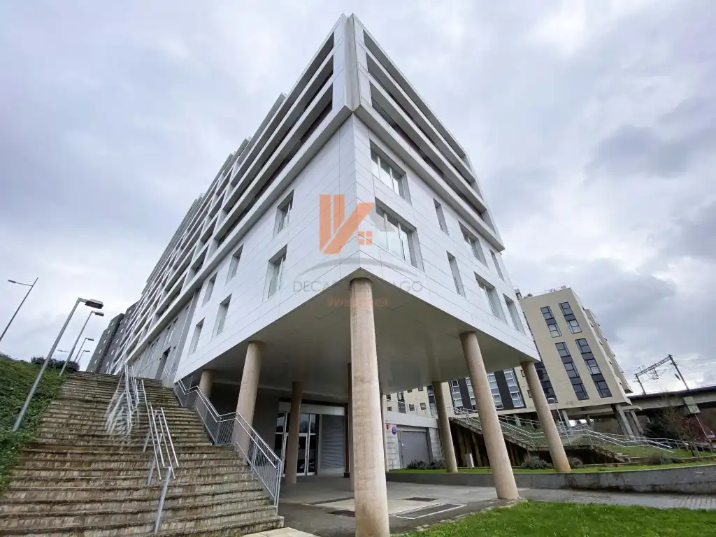 Vista exterior de Garatge en venda en Santiago de Compostela 