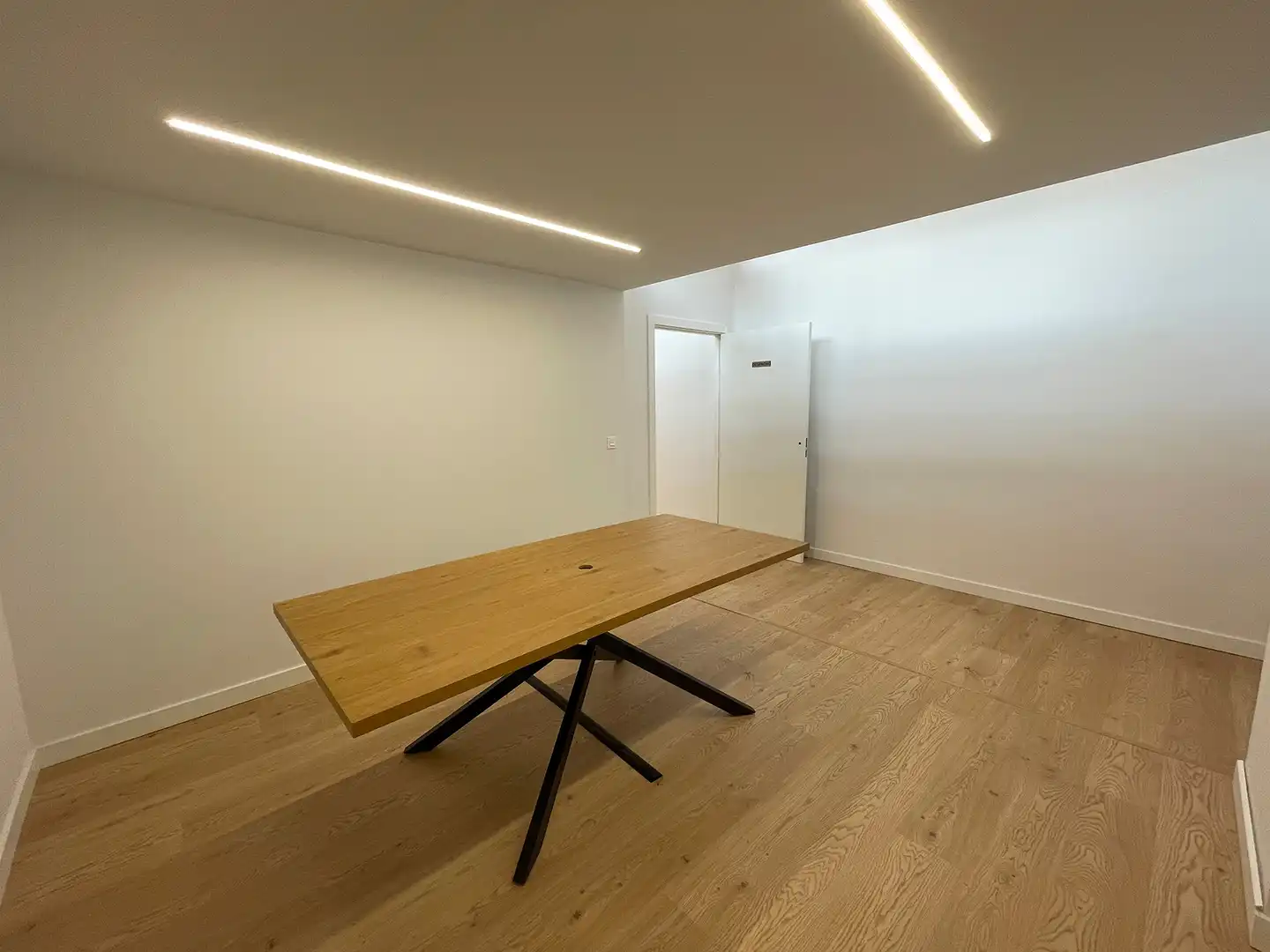 Menjador de Local de lloguer en Vitoria - Gasteiz amb Aire condicionat, Calefacció i Parquet