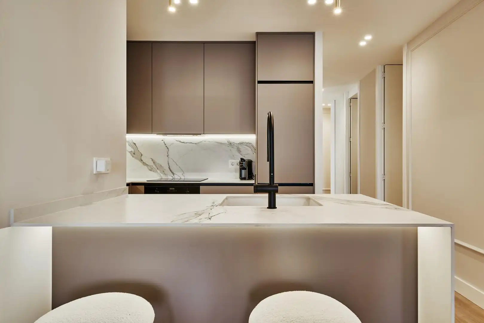 Cuina de Apartament en venda en Madrid amb Calefacció, Terrassa i Moblat