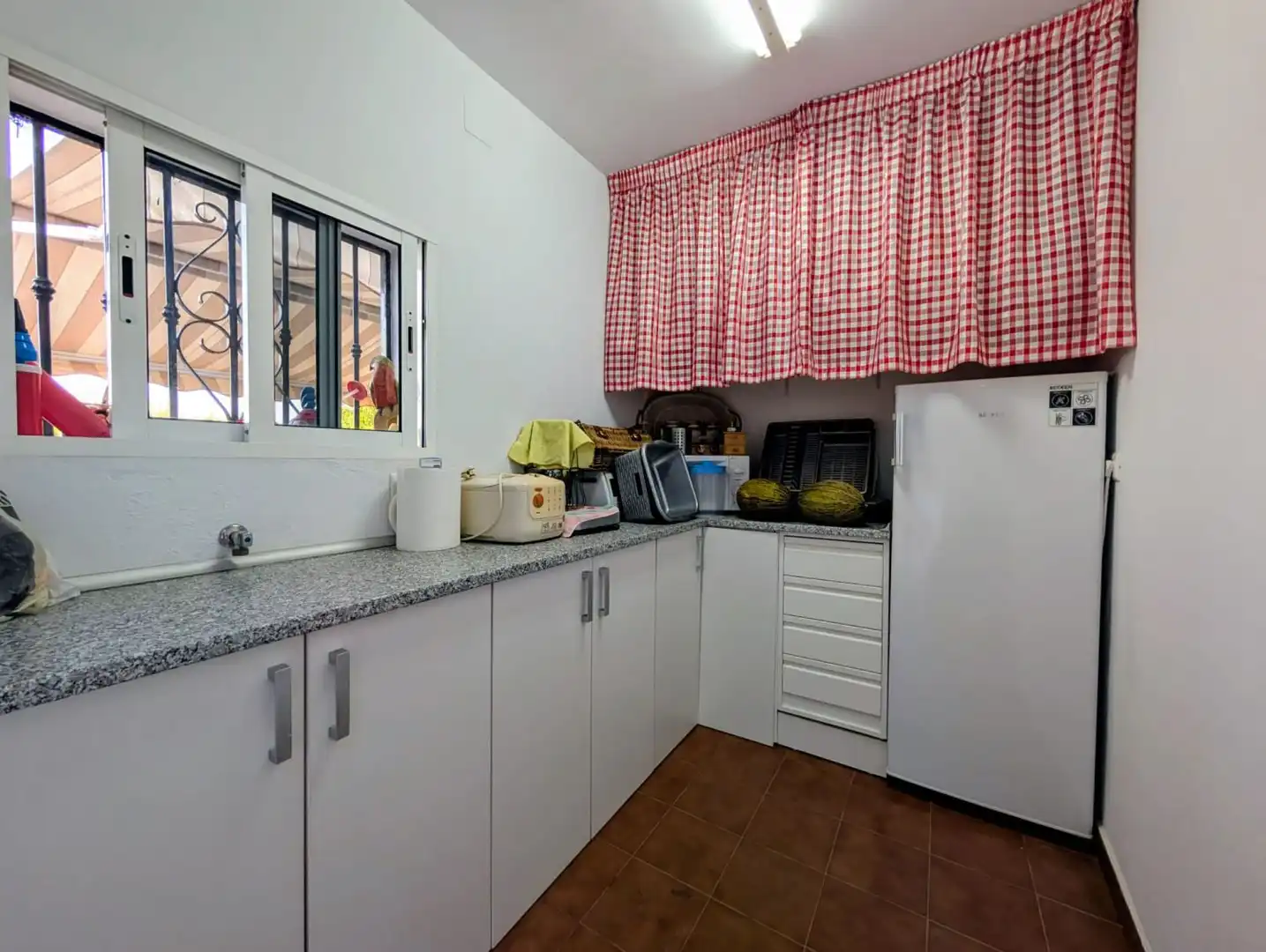 Cuina de Casa o xalet en venda en Loja amb Aire condicionat, Calefacció i Jardí privat