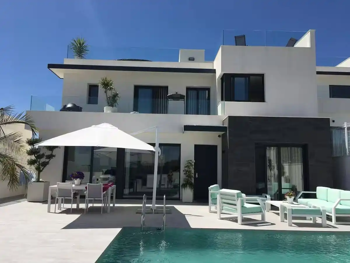 Detached house with terrace for sale in San Miguel de Salinas