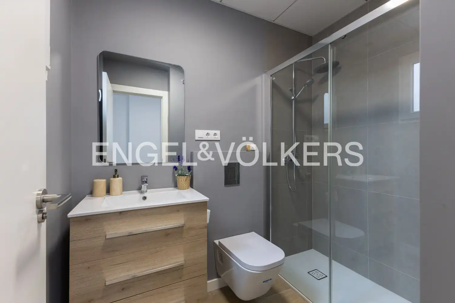 Baño de Ático de alquiler en Valencia con Aire acondicionado, Calefacción y Terraza