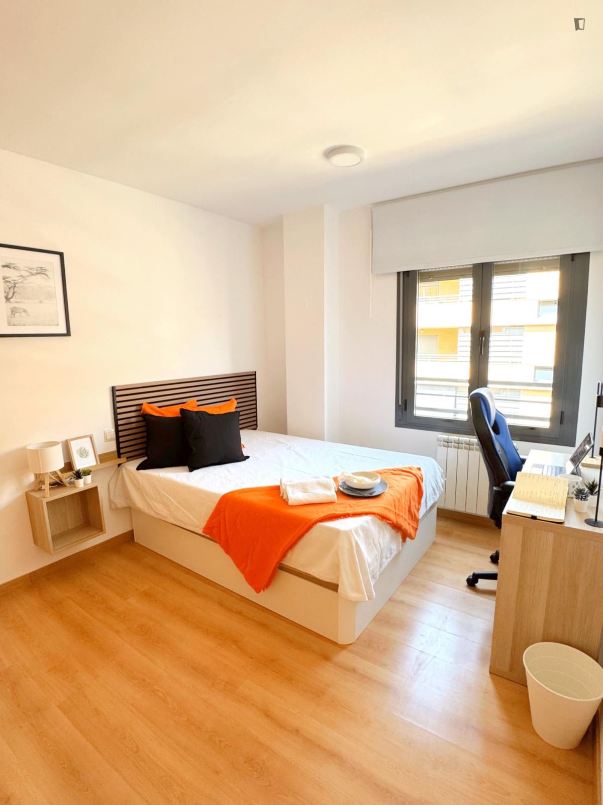 Dormitori de Apartament per a compartir en  Toledo Capital amb Aire condicionat, Calefacció i Moblat