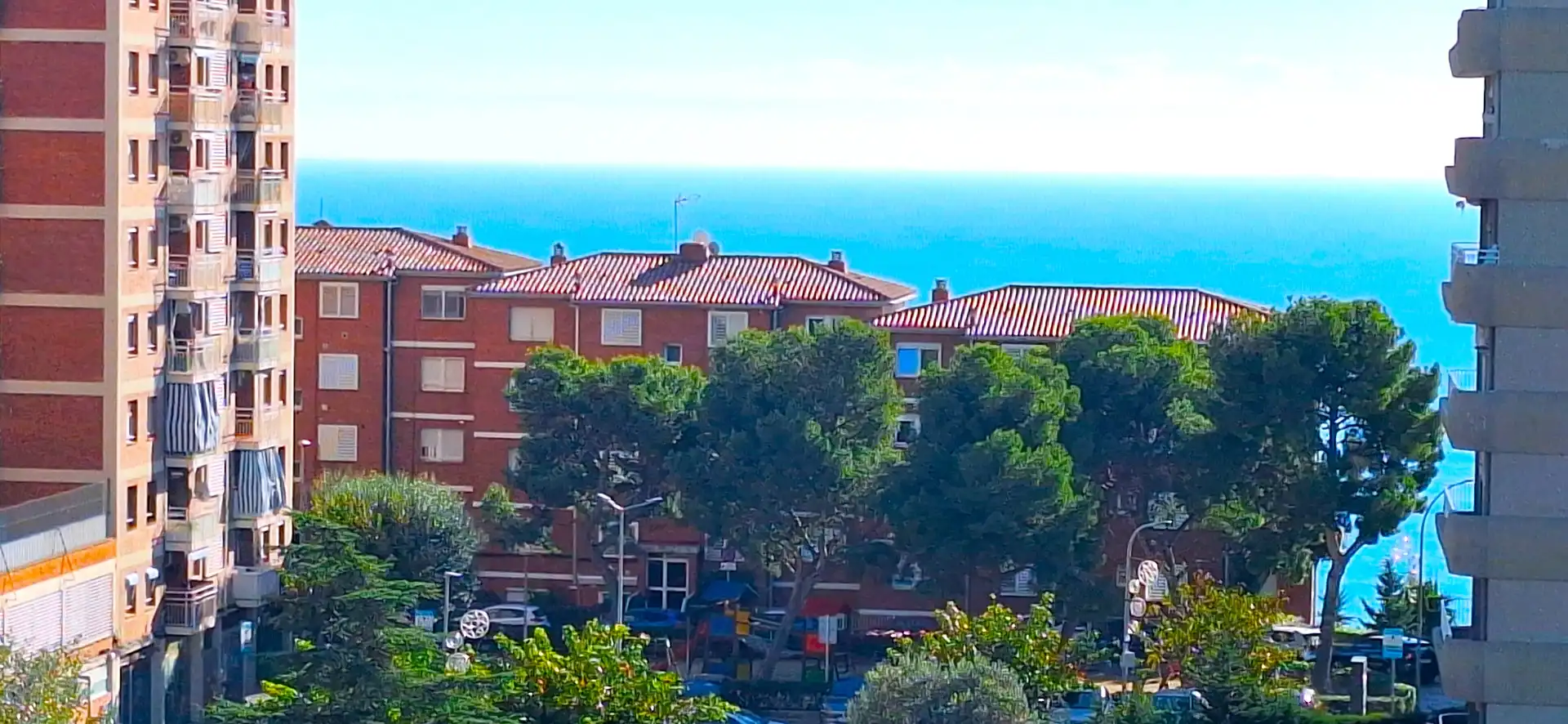 Vista exterior de Piso en venta en Montgat con Calefacción, Parquet y Horno