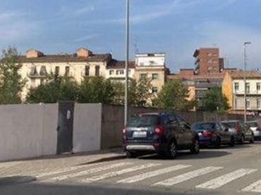 Lands and plots for sale in Calle del Dos de Maig 44