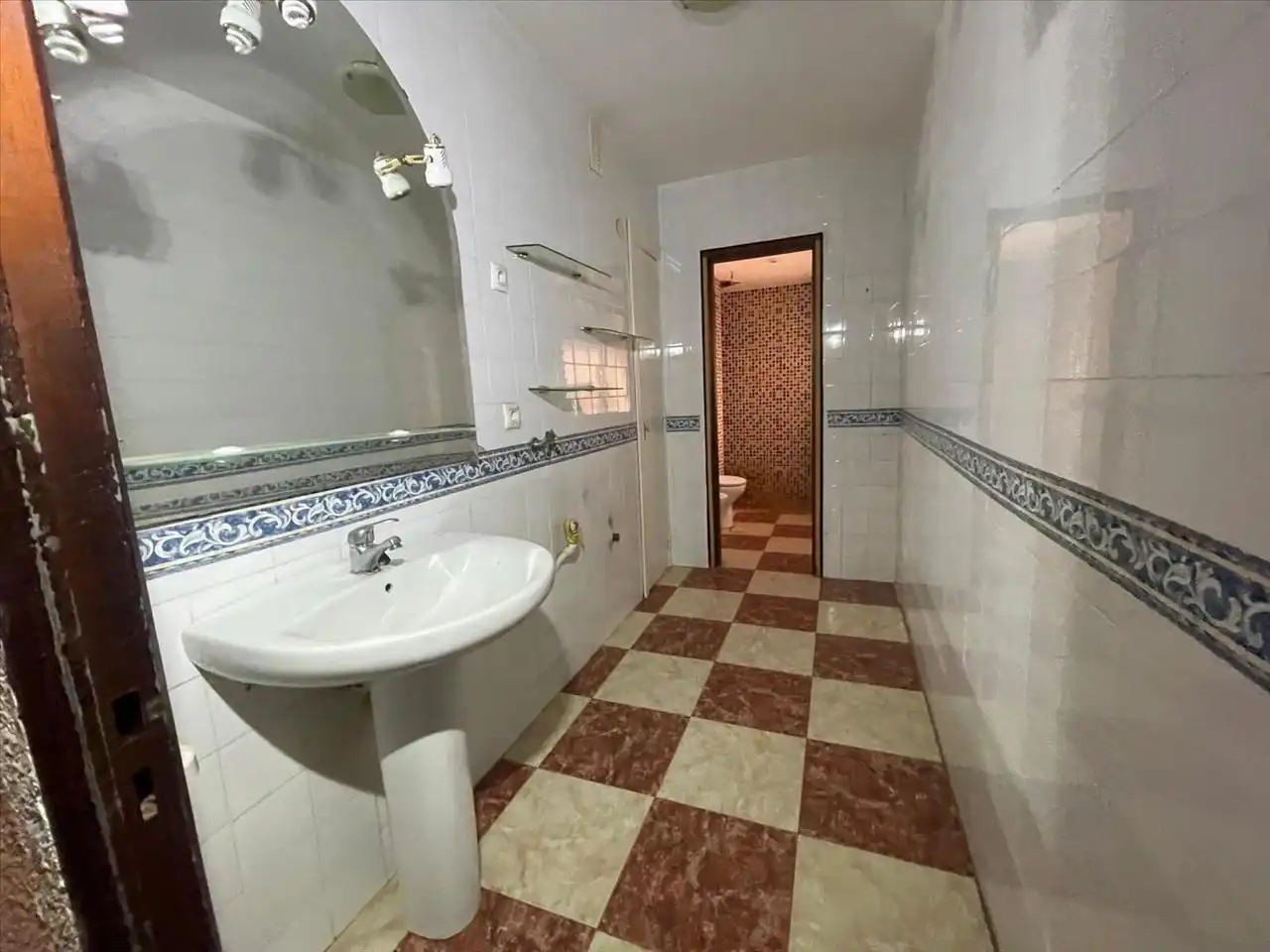 Baño de Piso en venta en Linares con Balcón