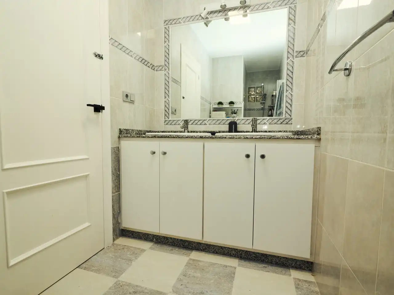 Baño de Casa adosada en venta en Orihuela con Aire acondicionado, Calefacción y Terraza