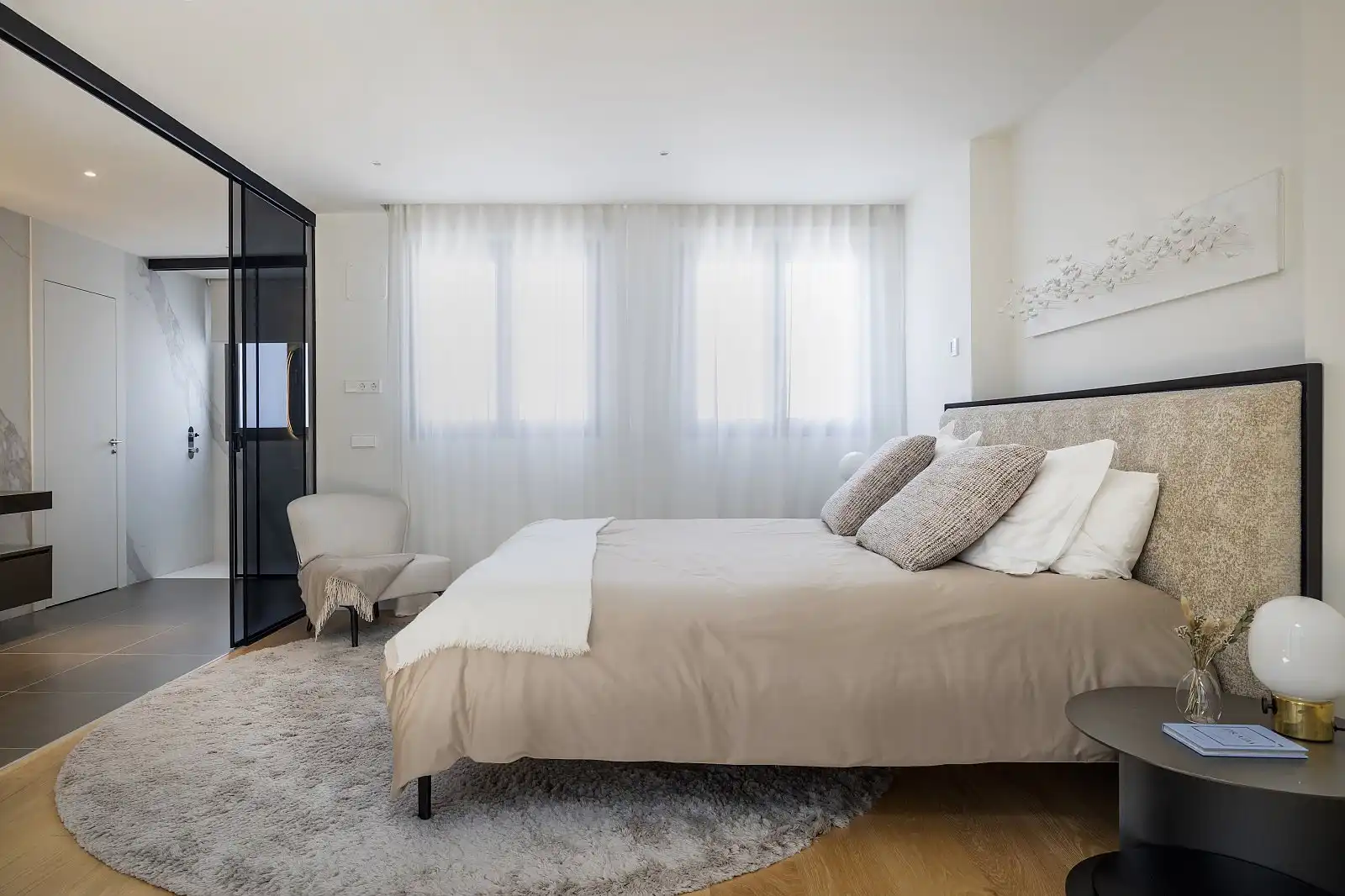 Dormitori de Apartament en venda en Barcelona amb Aire condicionat, Jardí privat i Terrassa