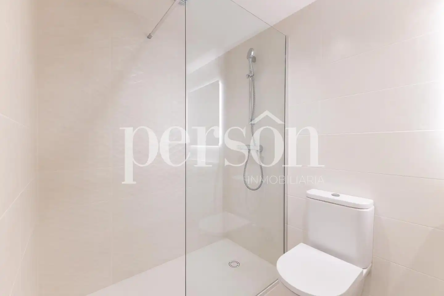 Baño de Piso de alquiler en Valencia con Aire acondicionado, Calefacción y Terraza