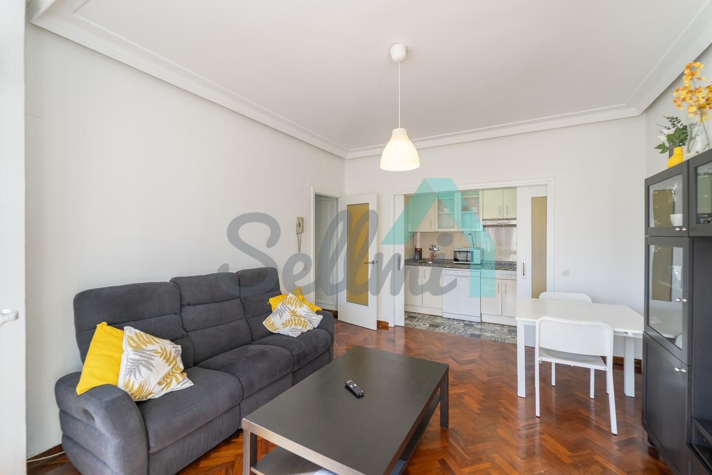 Living room of Flat to rent in Oviedo   with Heating, Parquet flooring and Terrace