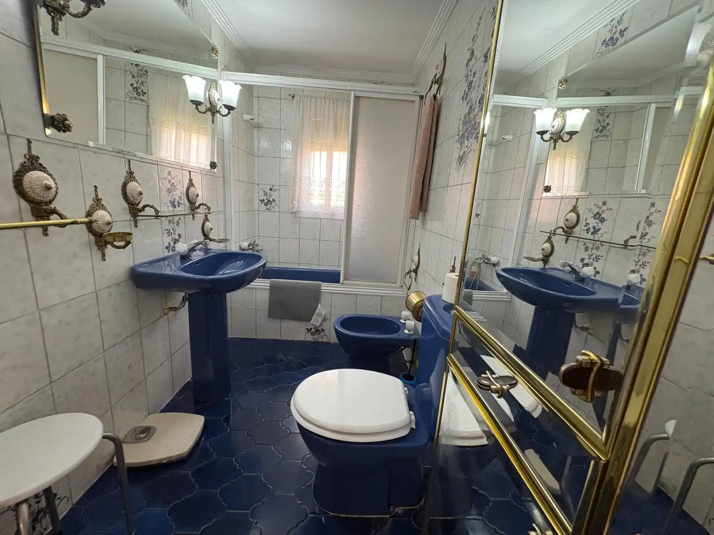 Bathroom of Flat for rent in Granada  with Heating, Terrace and Furnished