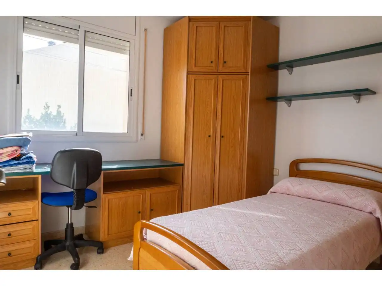 Habitación de Piso en venta en Sant Martí de Tous con Calefacción y Amueblado
