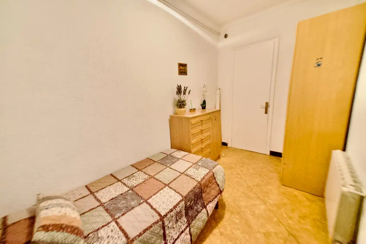 Dormitori de Pis en venda en Terrassa amb Calefacció, Terrassa i Forn