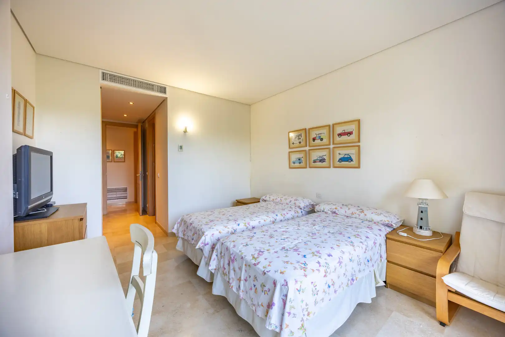 Habitación de Planta baja en venta en Sotogrande con Aire acondicionado, Jardín privado y Terraza