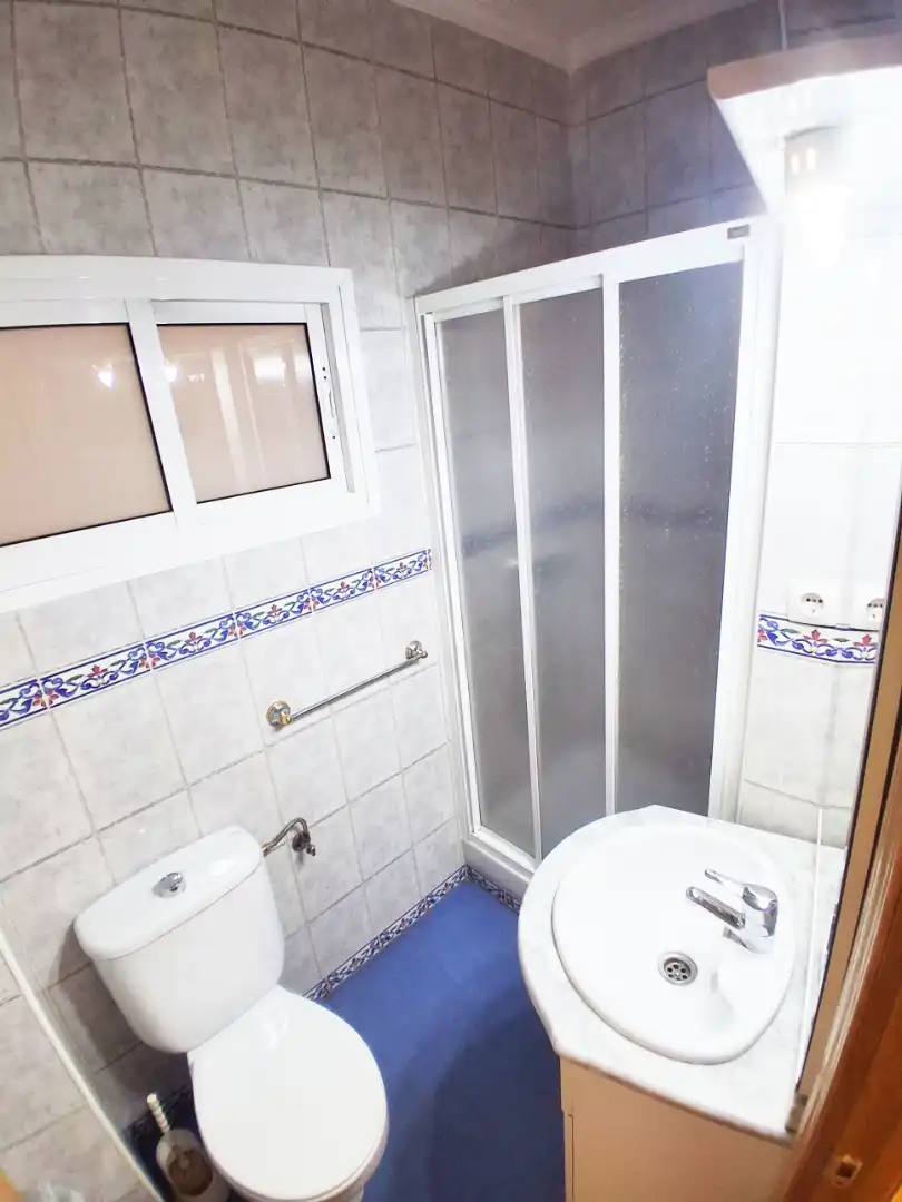 Bany de Pis de lloguer en Granada amb Calefacció, Parquet i Moblat