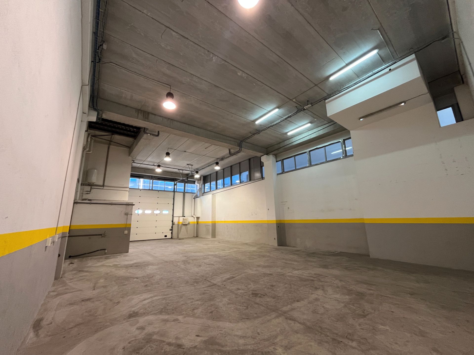 Industrial buildings to rent in Badalona  with Heating