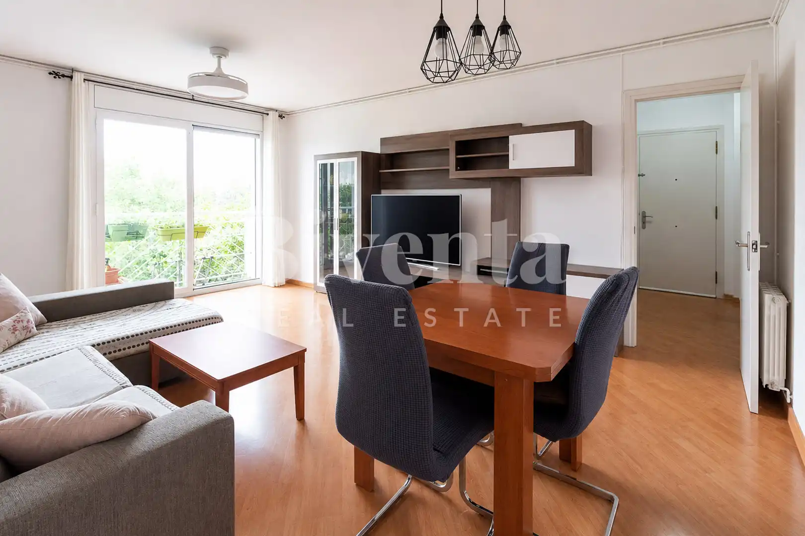 Living room of Flat for sale in Igualada  with Heating, Parquet flooring and Balcony