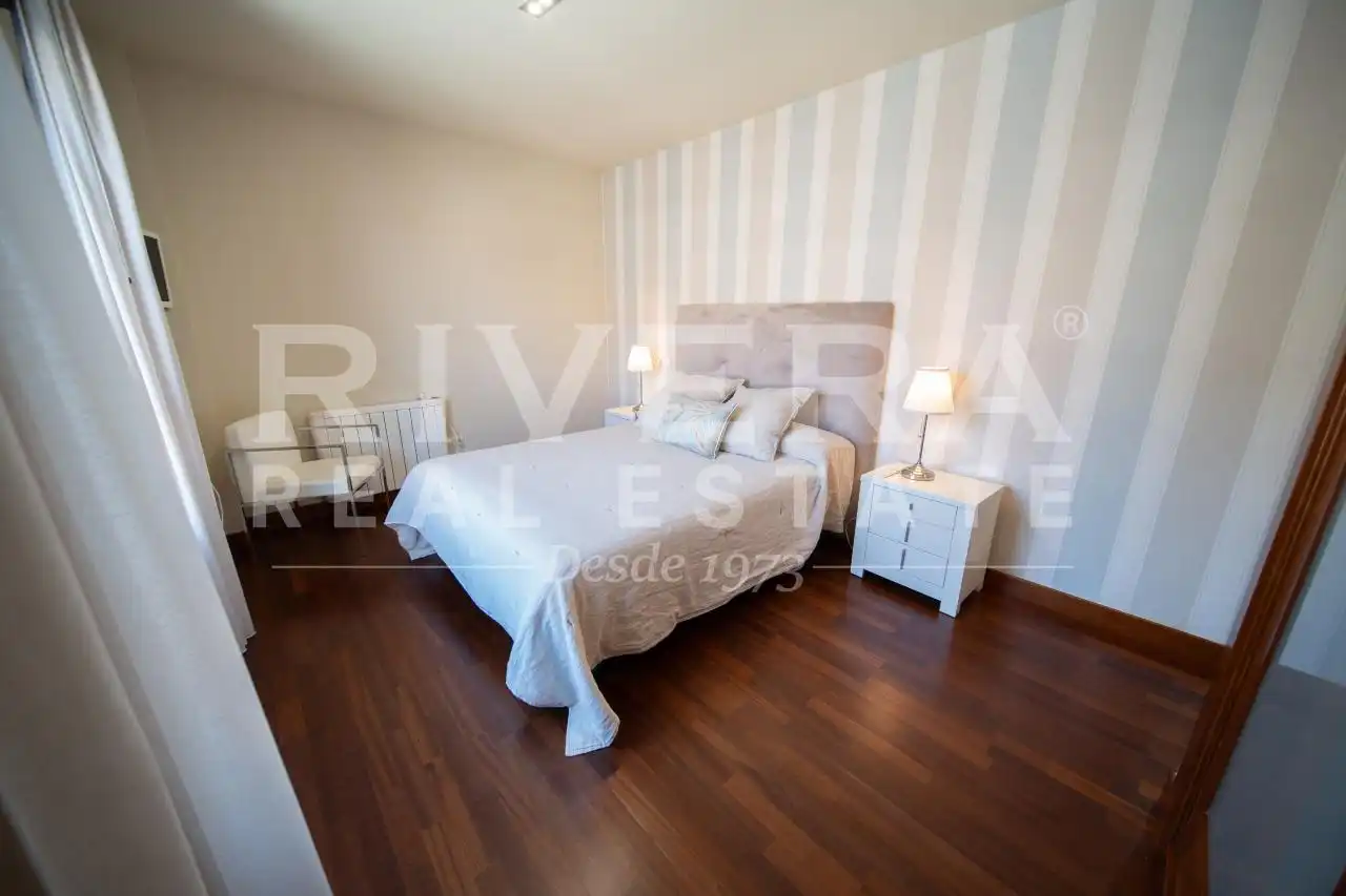 Schlafzimmer von Wohnung zum Verkauf in Sanxenxo mit Heizung, Terrasse und Abstellraum
