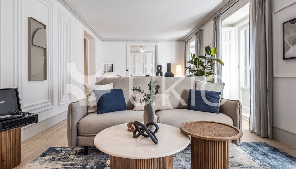 Apartamento de alquiler en Calle de Augusto Figueroa, Justicia - Chueca - Imagen 2