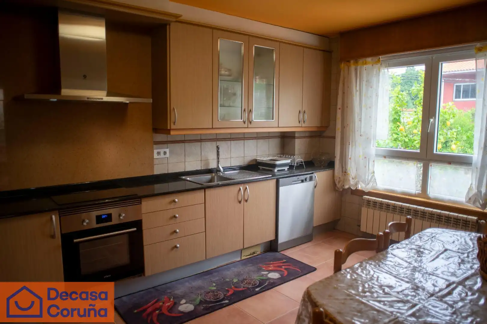 Cocina de Casa o chalet de alquiler en Oleiros con Calefacción, Parquet y Terraza