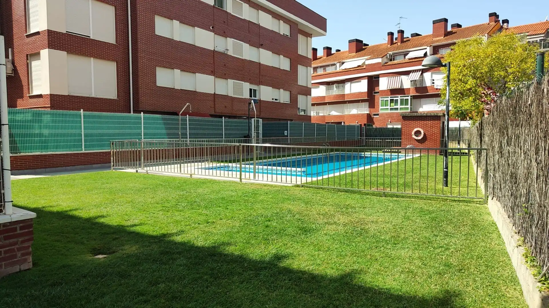 Piscina de Apartament en venda en Villamediana de Iregua amb Calefacció, Jardí privat i Terrassa