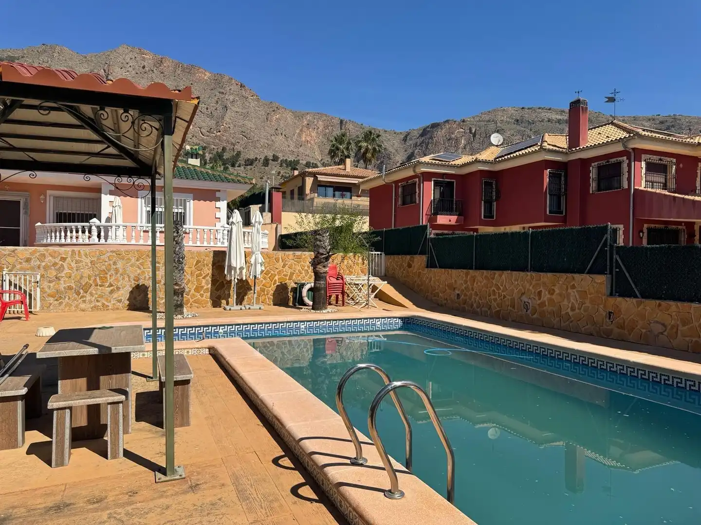 Piscina de Casa o xalet en venda en Orihuela amb Aire condicionat, Jardí privat i Traster